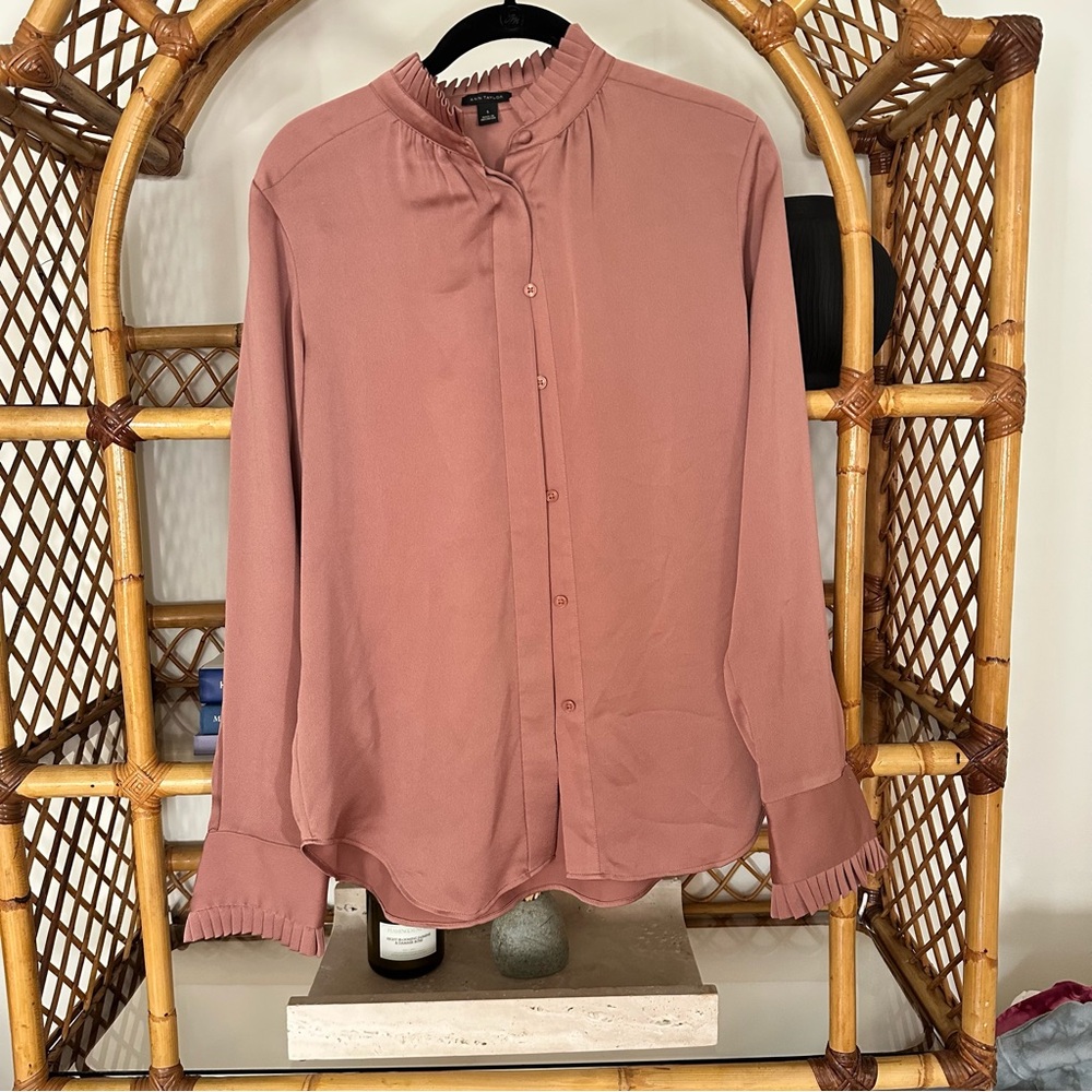 Women’s Pink Mauve Button-Up Blouse